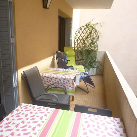 SANARY - Zone piétonne - GARAGE - CLIM - 2 chambres 4 à 6 personnes - WIFI Exterior foto